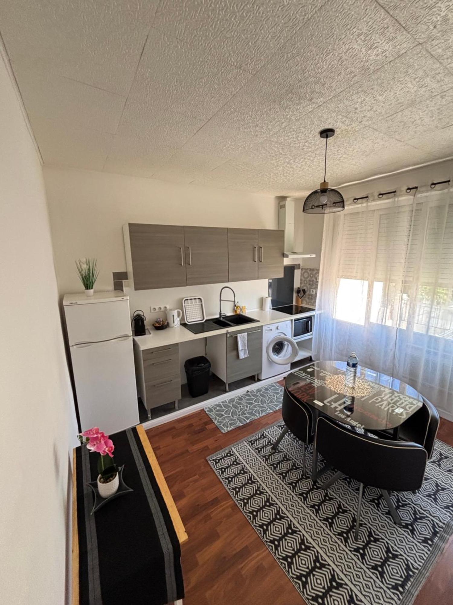 Unique Appartement Zen Et Detente Dans Villa Avec Piscine Tres Bien Place มงต์เปอลิเยร์ ภายนอก รูปภาพ